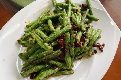 高胡赛东乡人家