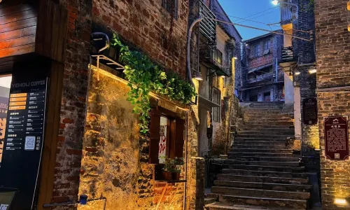 33 Historical Street