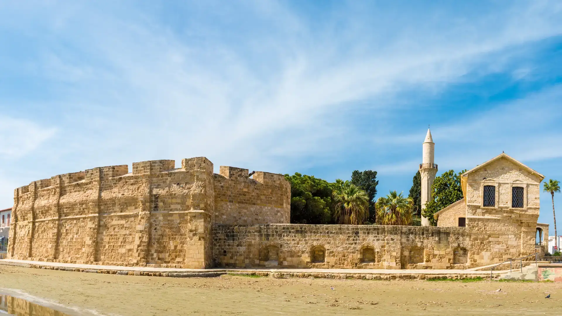 Hotel dekat Larnaka fort