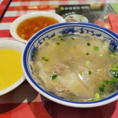Hunchun Cake and Roast Duck (Weiyang Road Shenglong) 여행 사진
