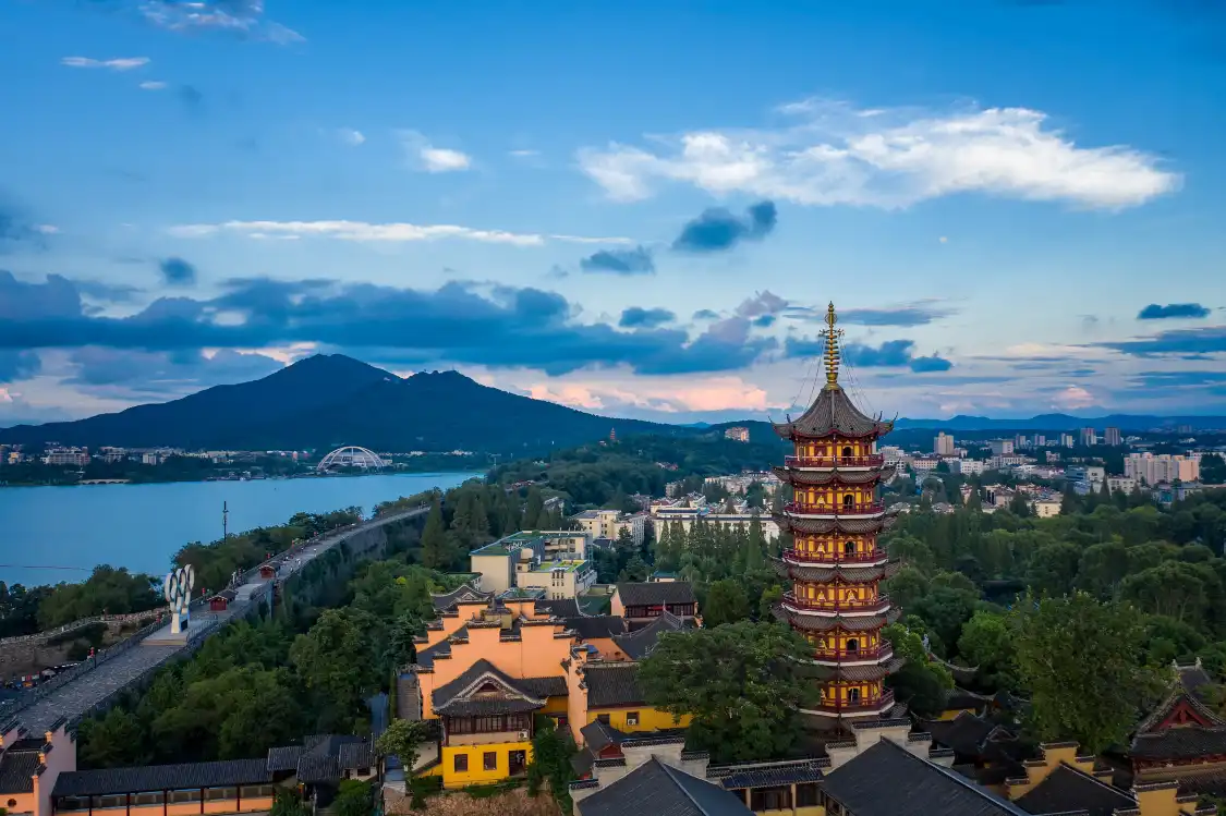 Hotels near Jiming Si-Liuli World