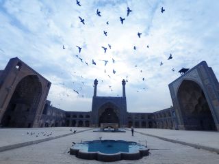 billet d'avion Adélaïde Ispahan