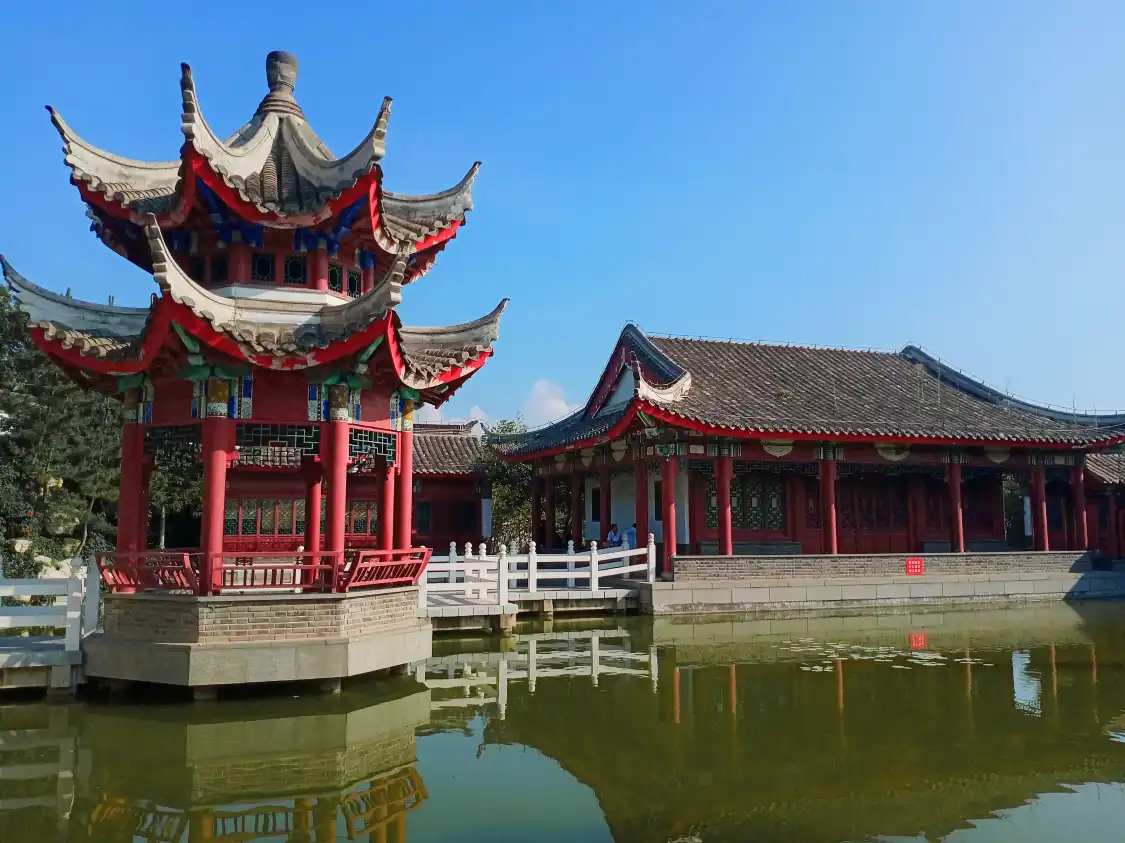 Отели рядом с достопримечательностью «Yuhuangding Park»