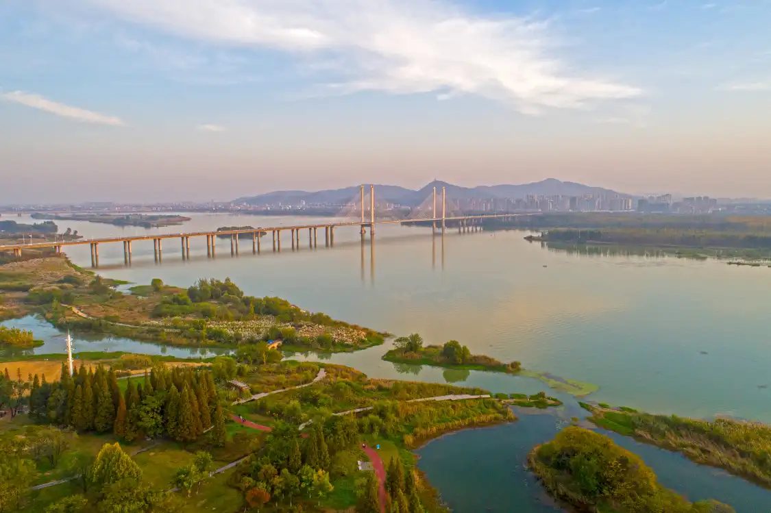Hotels near Yueliangwan Park
