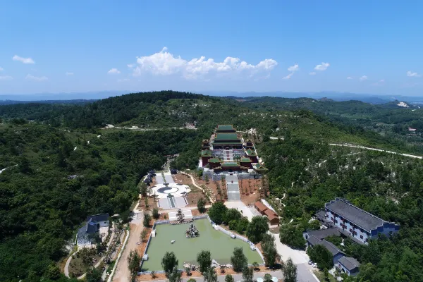 Hotels near Dengcheng Shennong Garden
