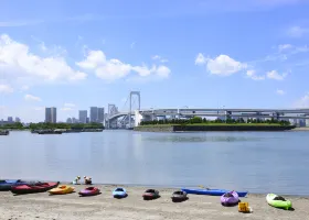 高雄哩賀旅舍交通