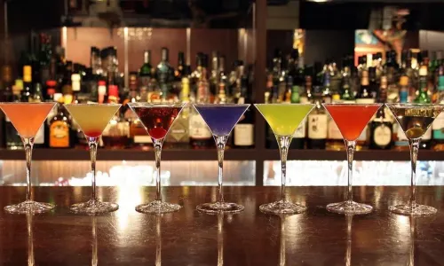 CASUAL BAR Vogue