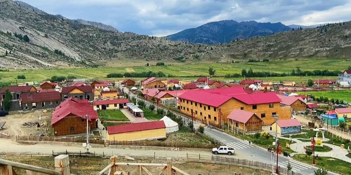 Tarat Village