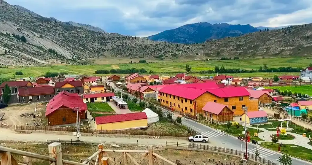 Hotels near Tarat Village