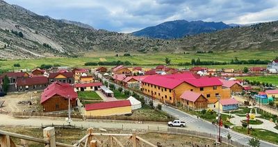 Tarat Village
