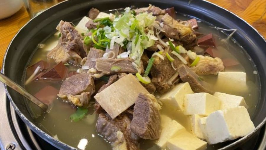 小黄牛朝鲜族特色汤饭馆(长白山店)