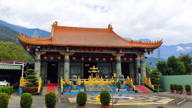 li shan lao mu zong miao   hua lian ci yun gong