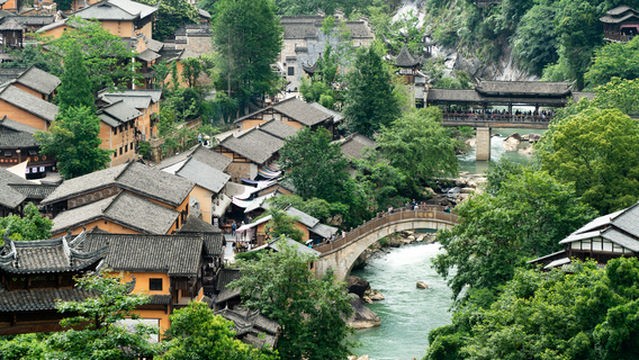 Moon Embracing Bridge