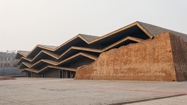 Another Glance at Pingyao Theater