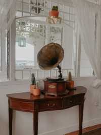 Vintage-Style Homey Café in PIK