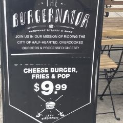 The Burgernator 여행 사진