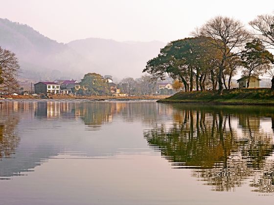 Kandawgyi Lake