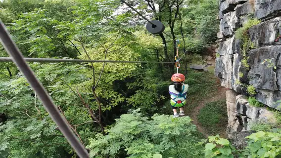 【陽朔戶外運動體驗】廣西桂林陽朔戶外體驗計畫/思固青少年戶外營地(飛拉達攀登/探洞/溯溪)