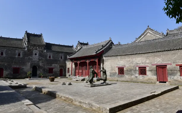 Yeshi Manor
