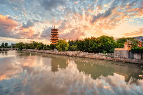 Hotels near Qibao Jiaosi