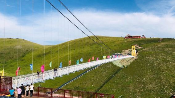 Taman Ekologi Negara Tebing Batu Merah + Kawasan Pelancongan Kampung Naobao + Padang Rumput Chuan Chilu Lawatan Sehari [Sewaan Peribadi]