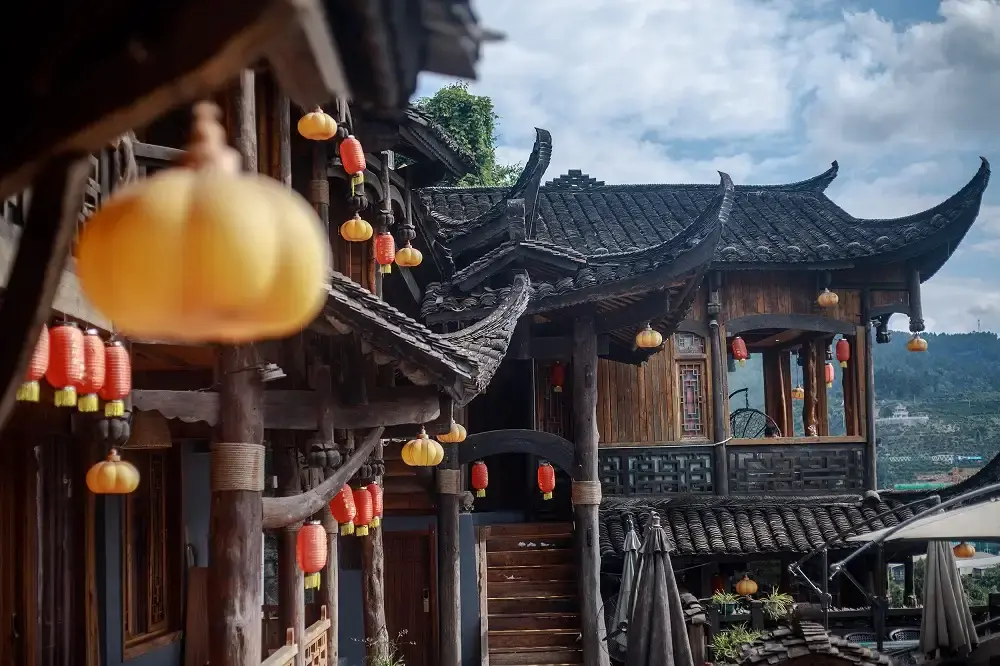 What to Do in Furong Town?