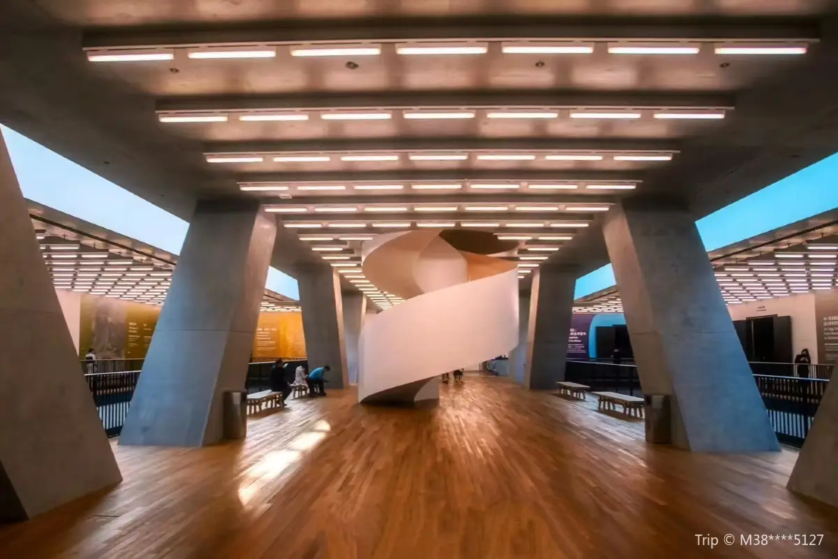 Hong Kong Photo Shoot | "Minimalist & Architectural"