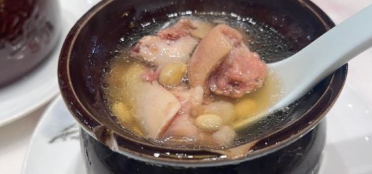 万氏煨汤馆(新华园小区店)