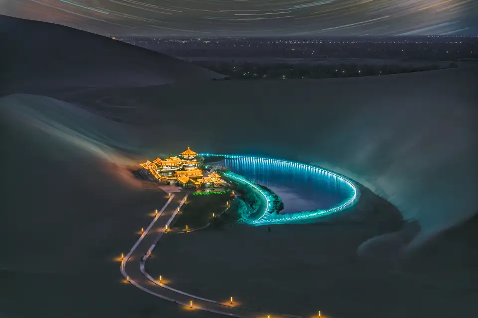 5_Mingsha Mountain And Crescent Spring