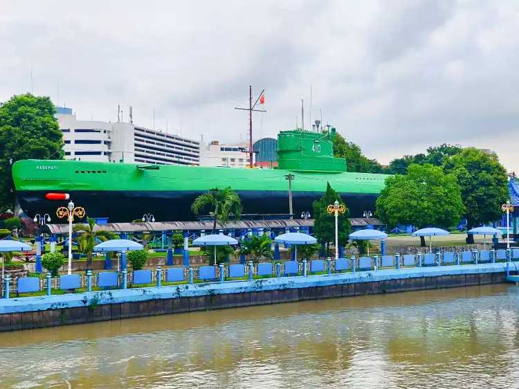 Các khách sạn gần Monkasel (Submarine Monument)