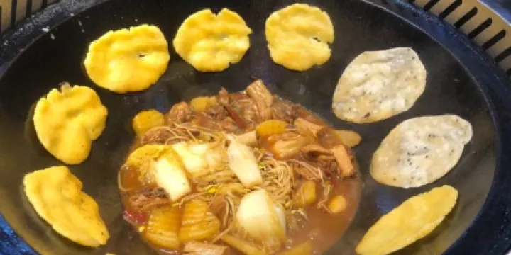 鐵鍋青年地鍋雞（寧海店）