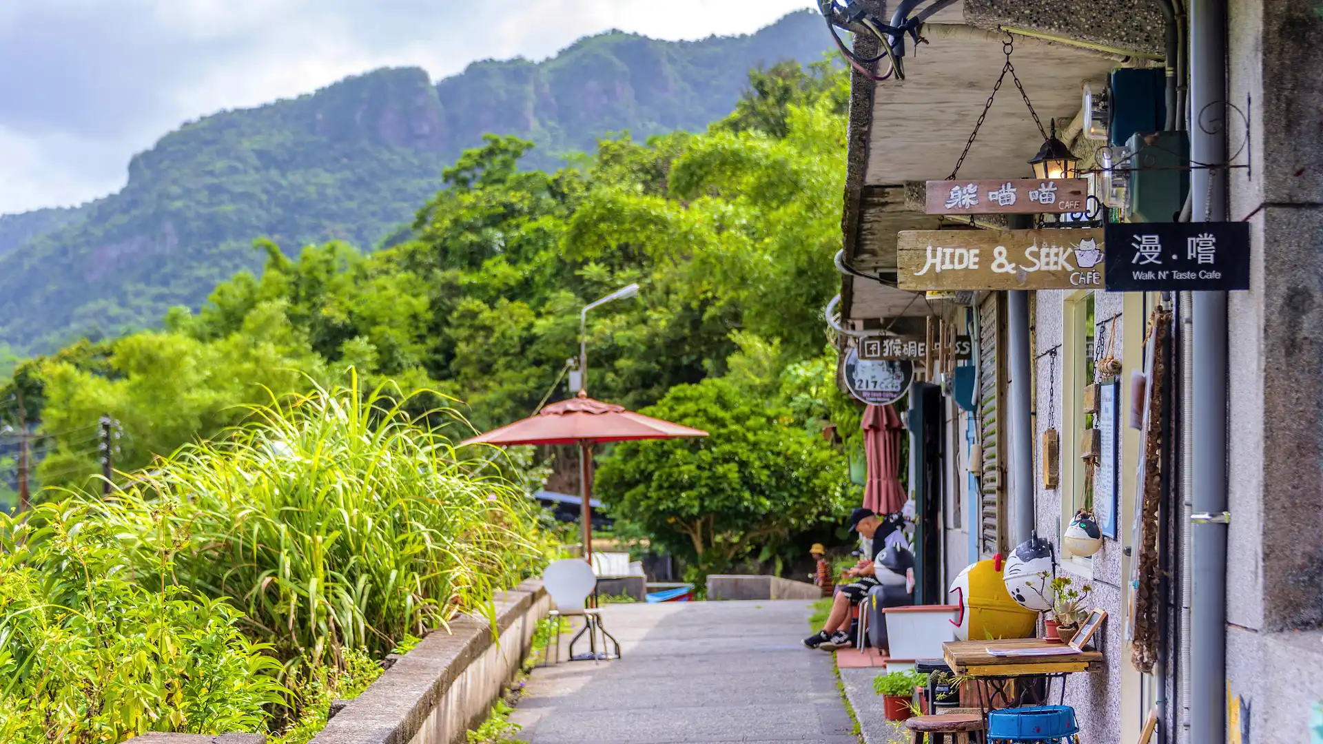 Hotels near Houtong Cat Village