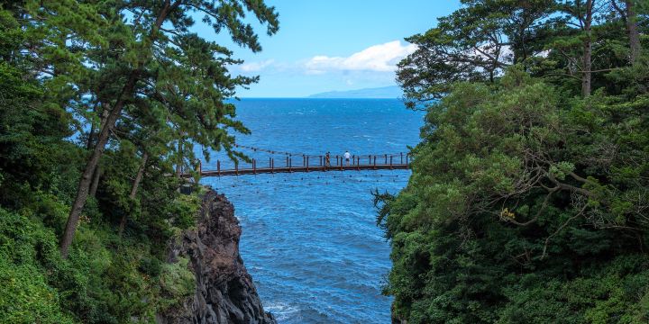 Kadowaki Suspension Bridge
