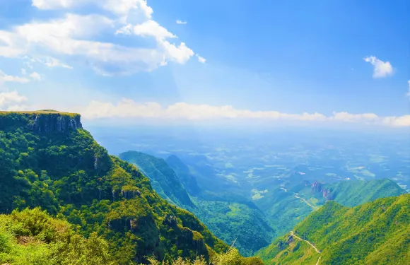 邦雅爾丁 達塞拉