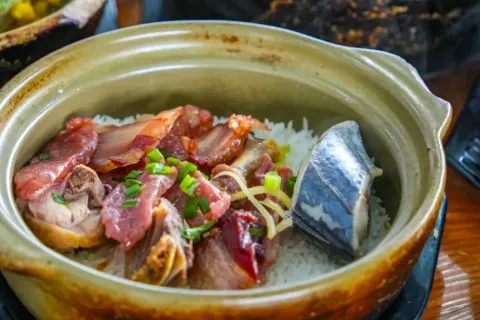 崖口煲仔飯