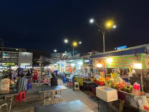 Thung Sri Muang Night Market