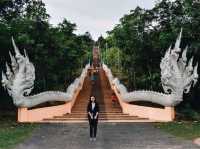 เดินบันไดไปไหว้พระที่ภูสิงห์ จ.กาฬสินธุ์
