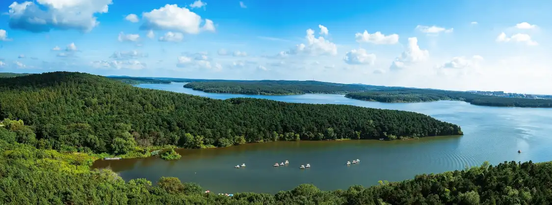Hotels near Changchun Lake