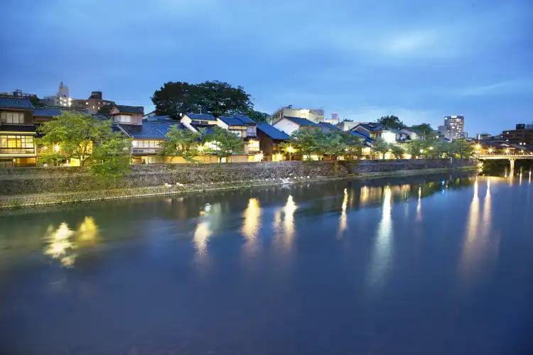 Hotel dekat Kazuemachi Tea House Street