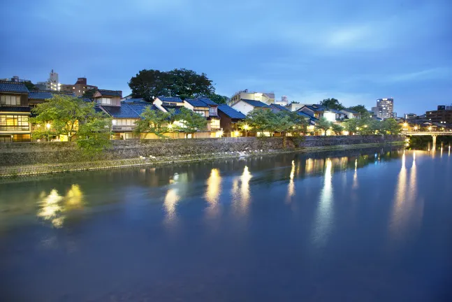 Hotels near Chieko Weeping Cherry Tree