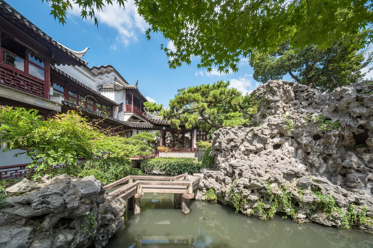 1_Mountain Villa with Embracing Beauty(Huanxiu Villa)