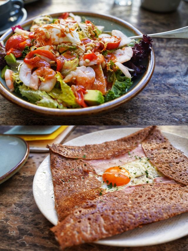 A Great Place for Brunch Hounds