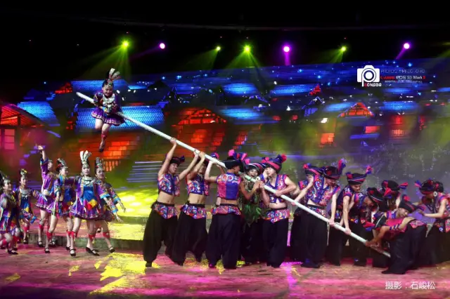 Dong Song and Dance Performances in Sanjiang