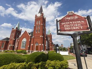 vuelos a Fayetteville desde Tuxtla Gutierrez