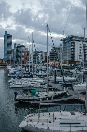 Hotels near Gunwharf Quays