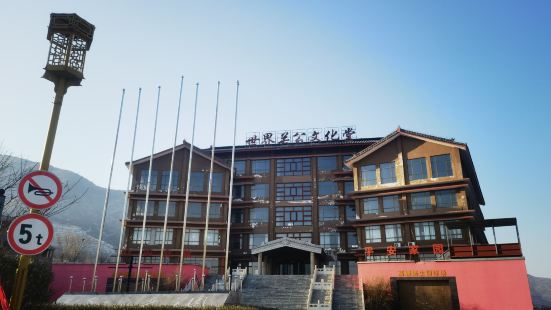 运城关帝圣像景区是新打造的关帝文化景区，这里修建了关爷古宅、