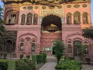 Omar Hayat Mahal