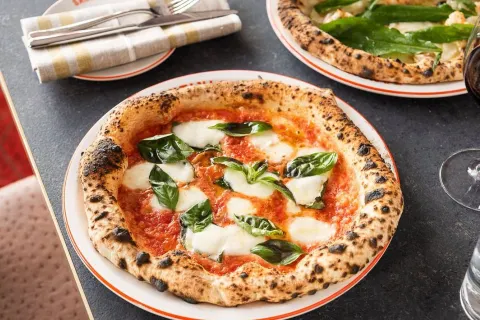 Santini Bar & Grill