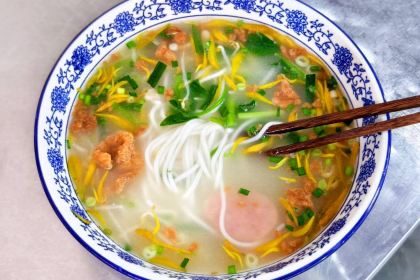 云香念过桥米线（蒙自七彩滇南店）