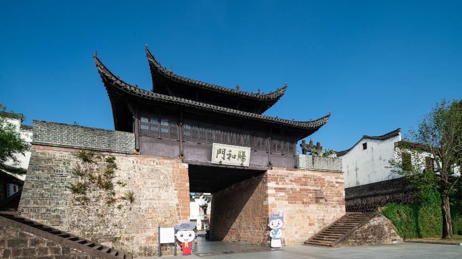 新安江山水畫廊+徽州古城一日遊暢遊山水畫卷，品味古城風情 
